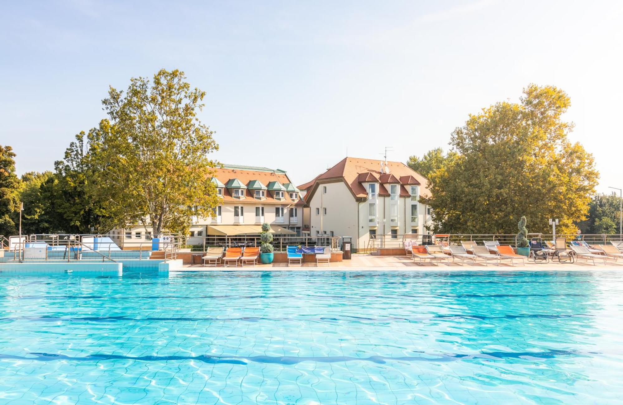 Aqua Hotel Termal Mosonmagyaróvár Dış mekan fotoğraf